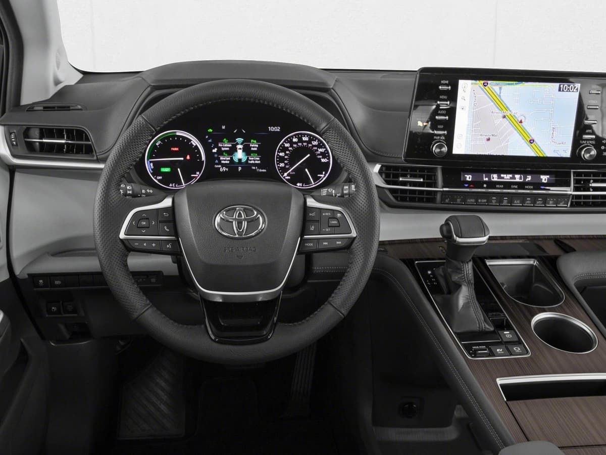 2026 Toyota Sienna - Image 4