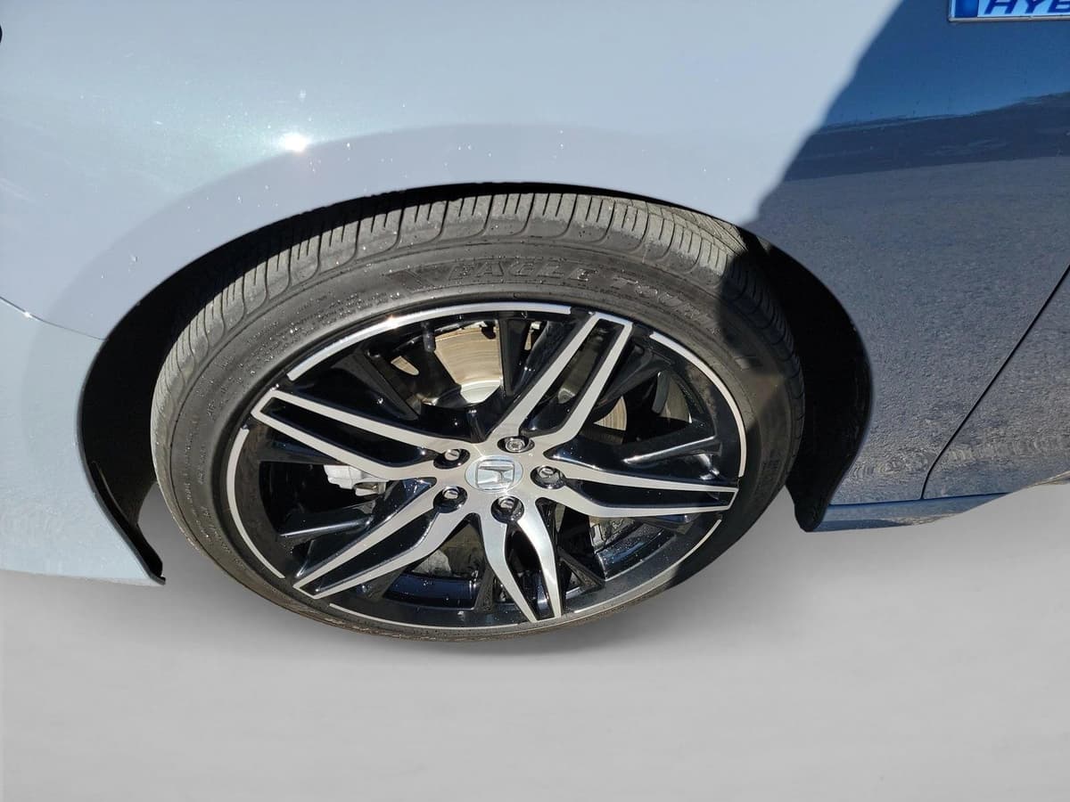 2022 Honda Accord Hybrid - Image 9