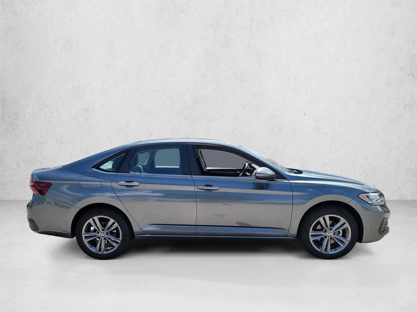 2023 Volkswagen Jetta - Image 3