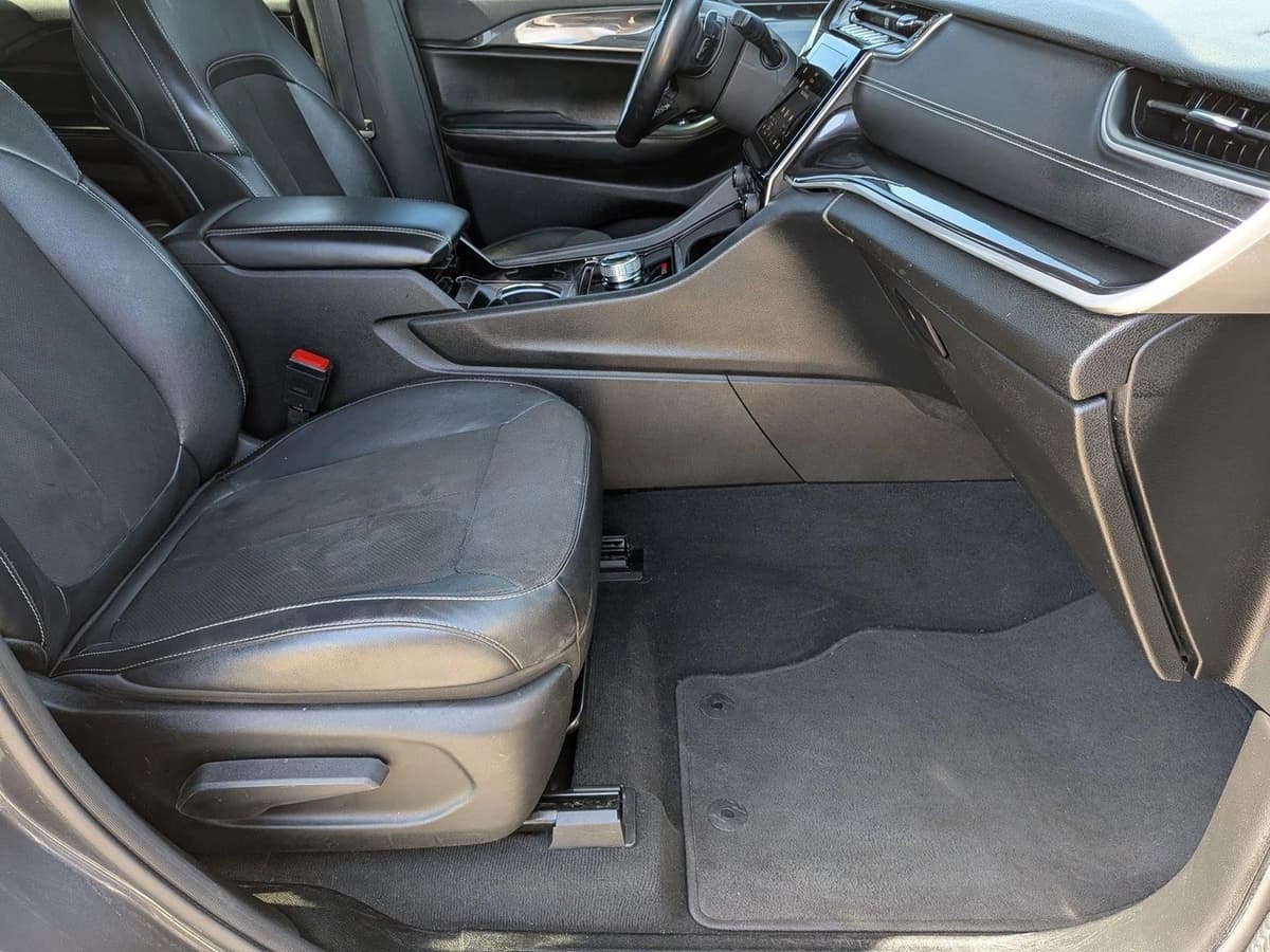 2022 Jeep Grand Cherokee - Image 22