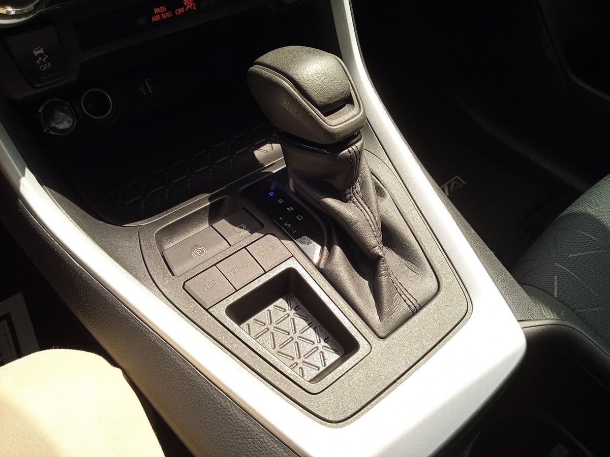 2023 Toyota RAV4 - Image 22