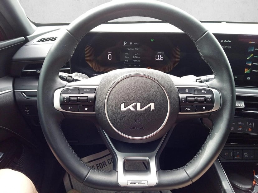 2025 Kia K5 - Image 18