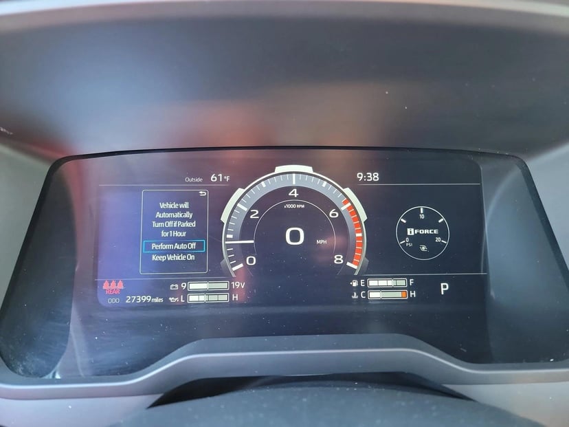 2023 Toyota Tundra - Image 21