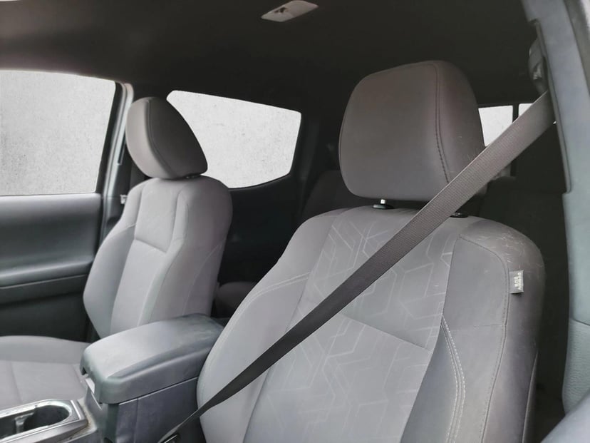 2019 Toyota Tacoma - Image 13