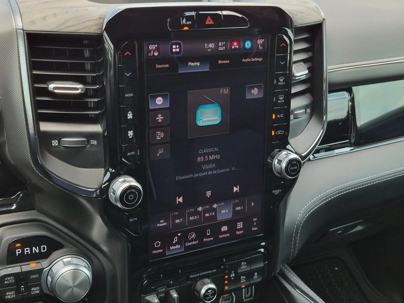 2025 Ram 1500 - Image 12