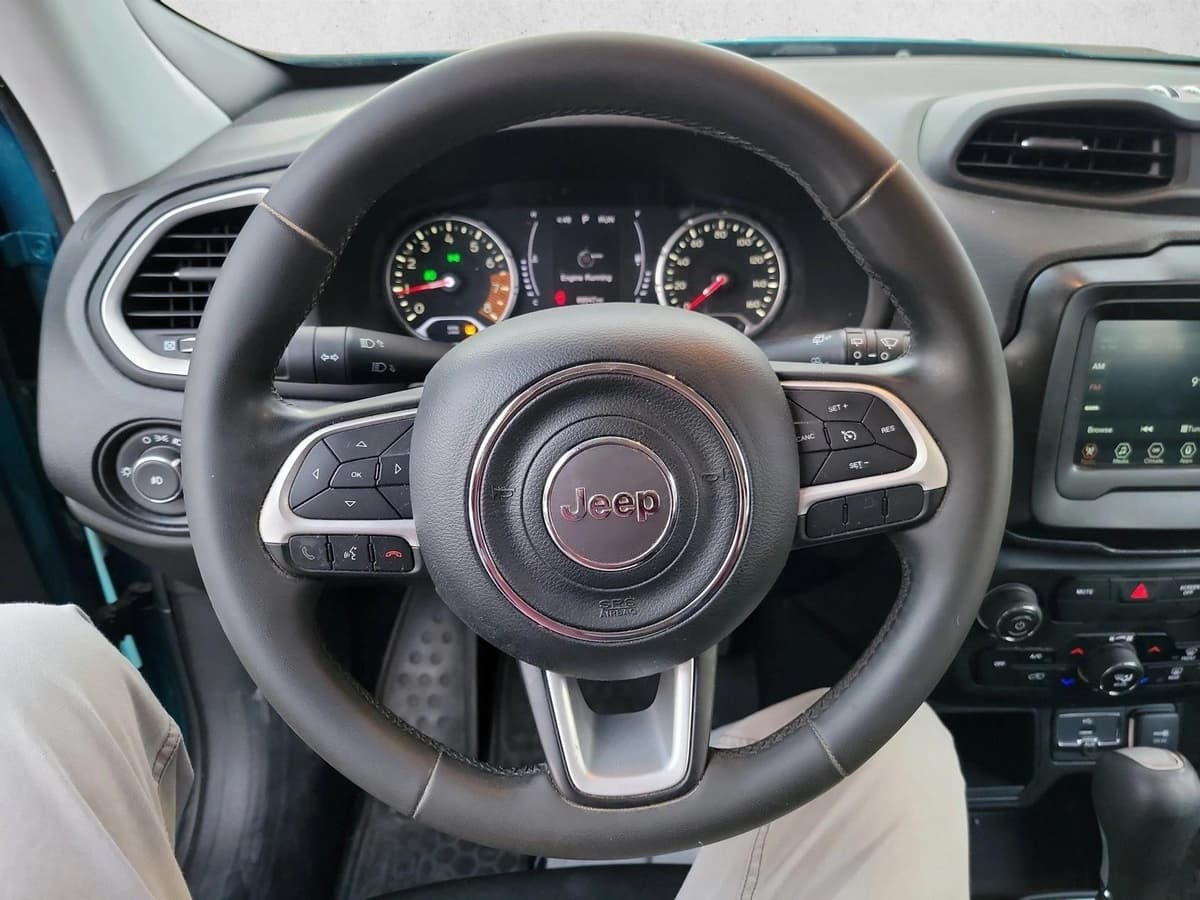 2020 Jeep Renegade - Image 15