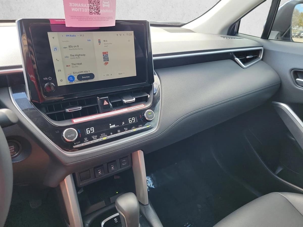 2024 Toyota Corolla Cross - Image 22