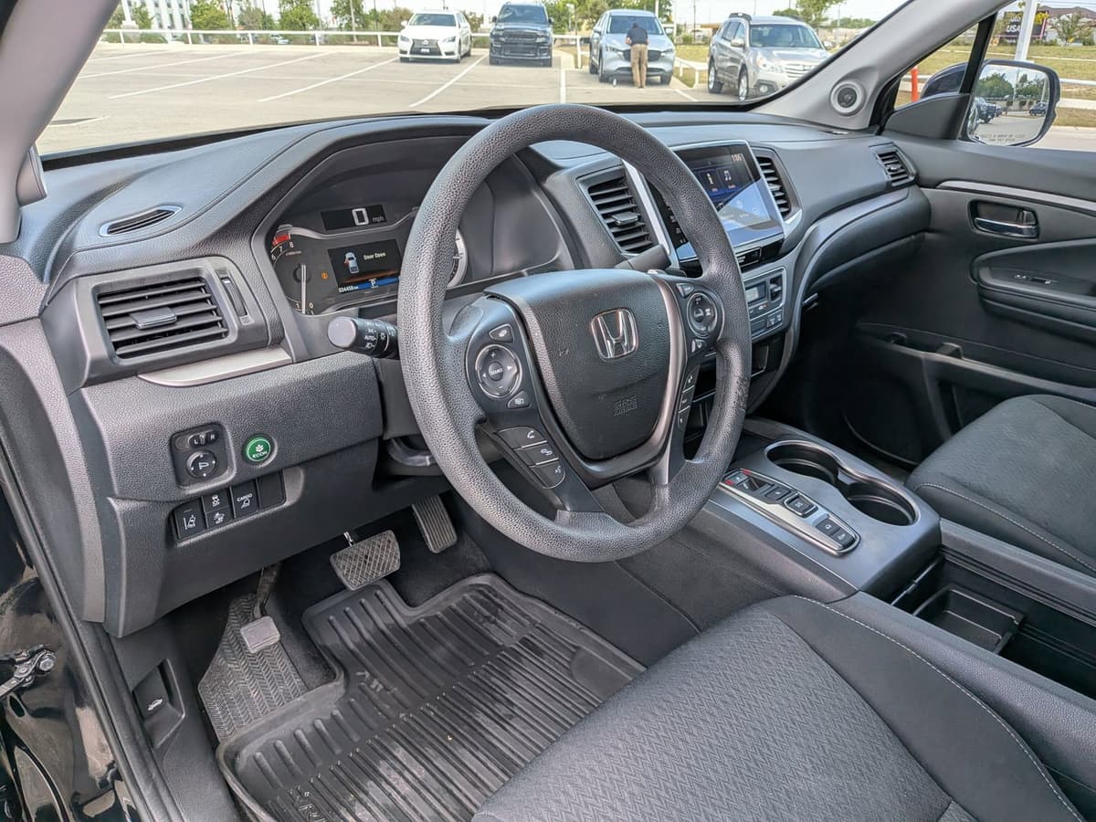 2020 Honda Ridgeline - Image 6