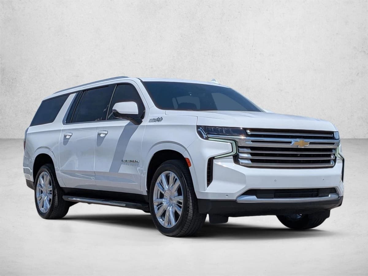 2022 Chevrolet Suburban - Image 3