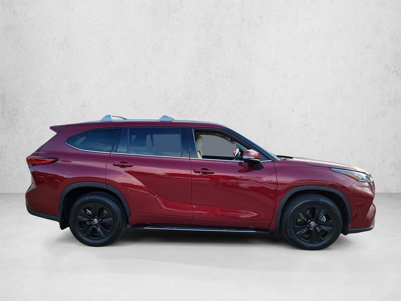 2020 Toyota Highlander - Image 1
