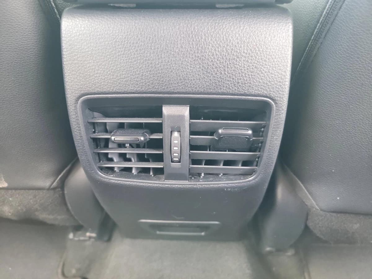 2024 Toyota Corolla Cross - Image 17