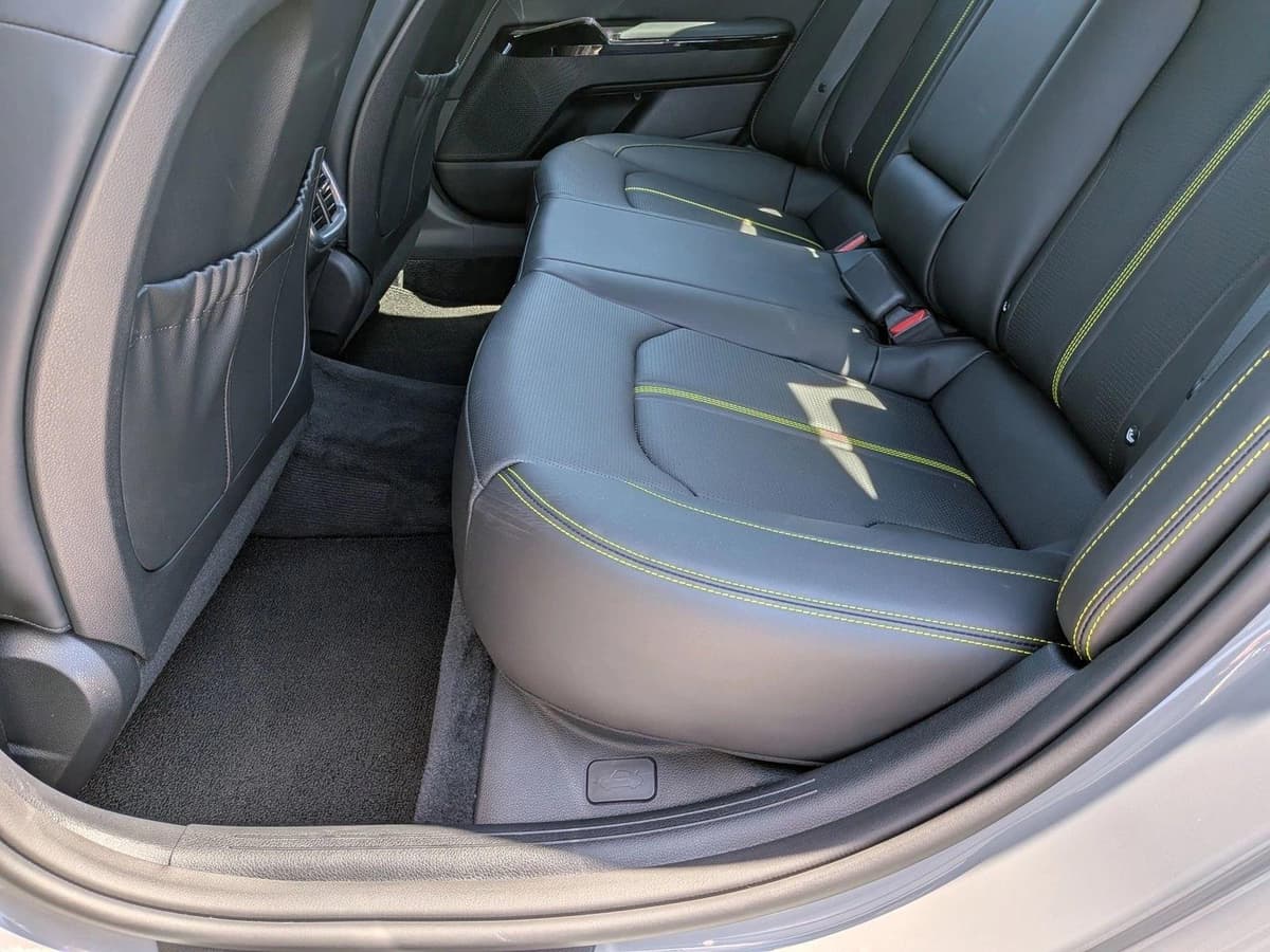 2025 Kia K5 - Image 19