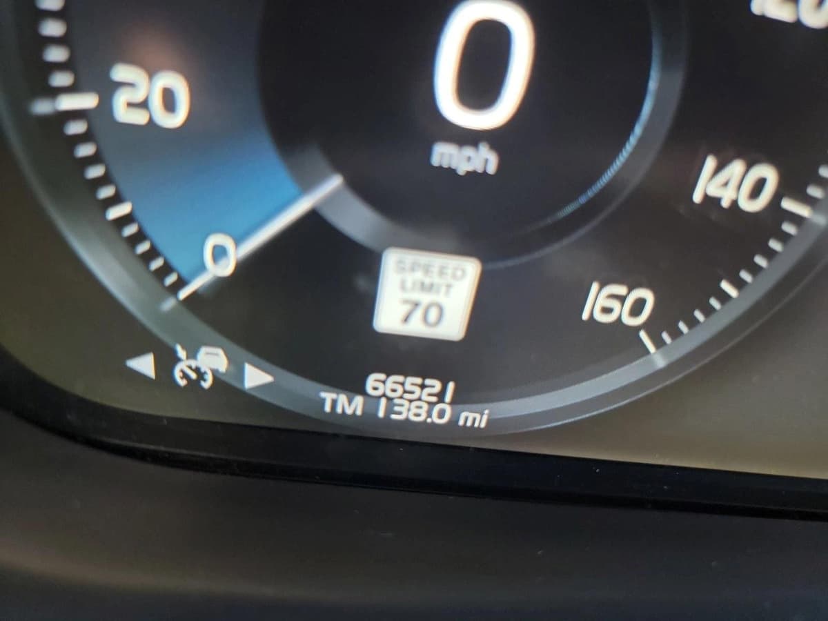 2021 Volvo XC60 - Image 20