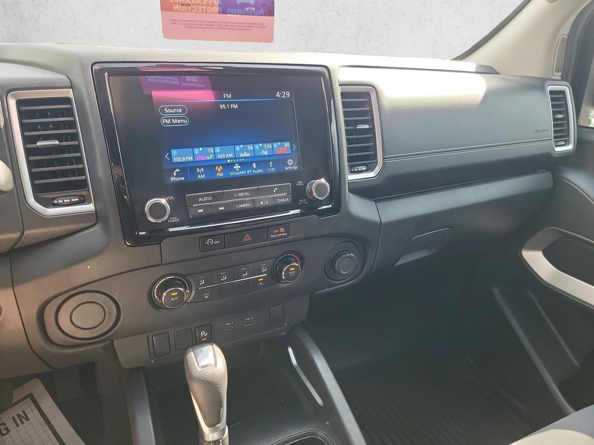 2024 Nissan Frontier - Image 18