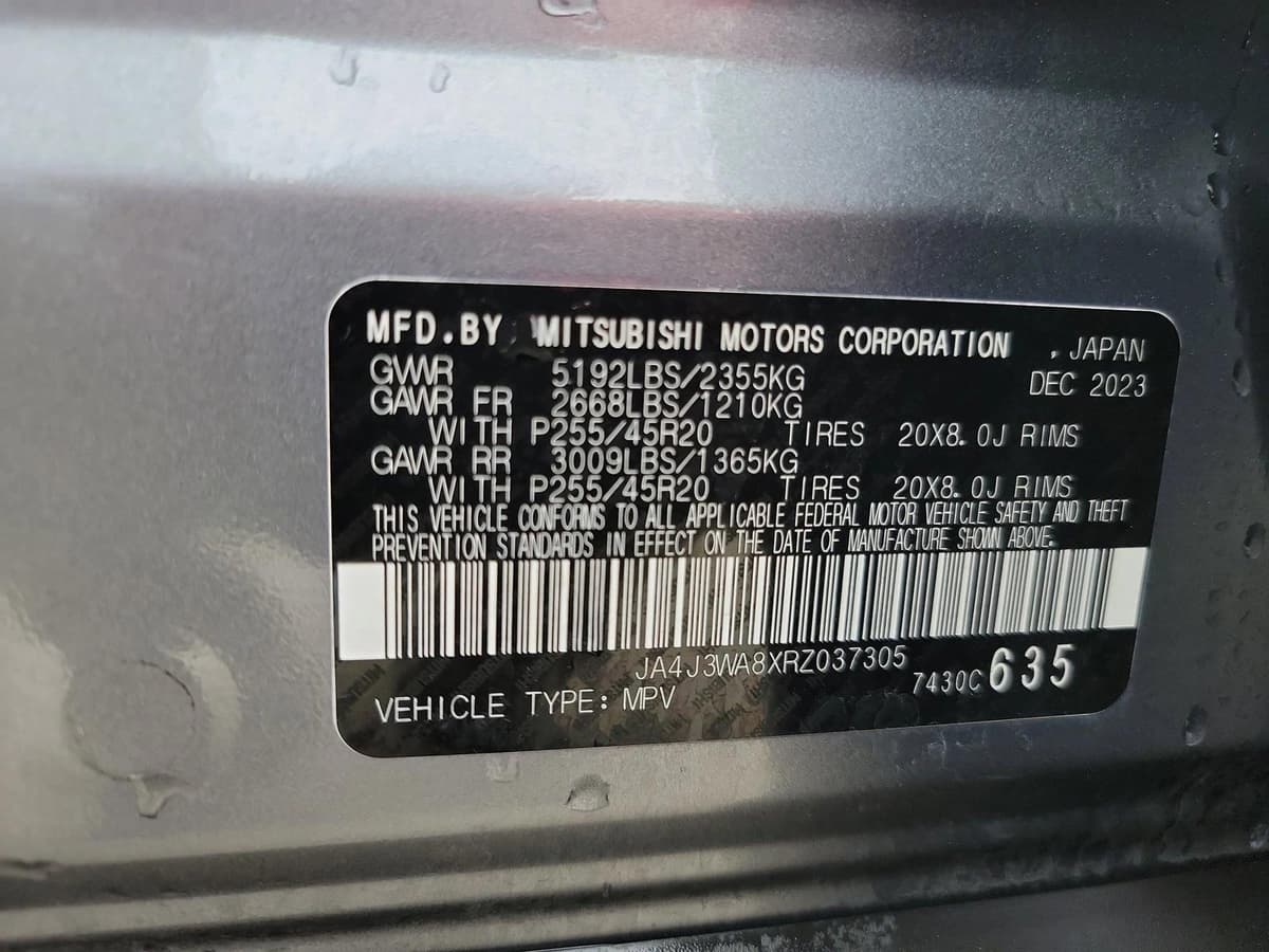 2024 Mitsubishi Outlander - Image 25