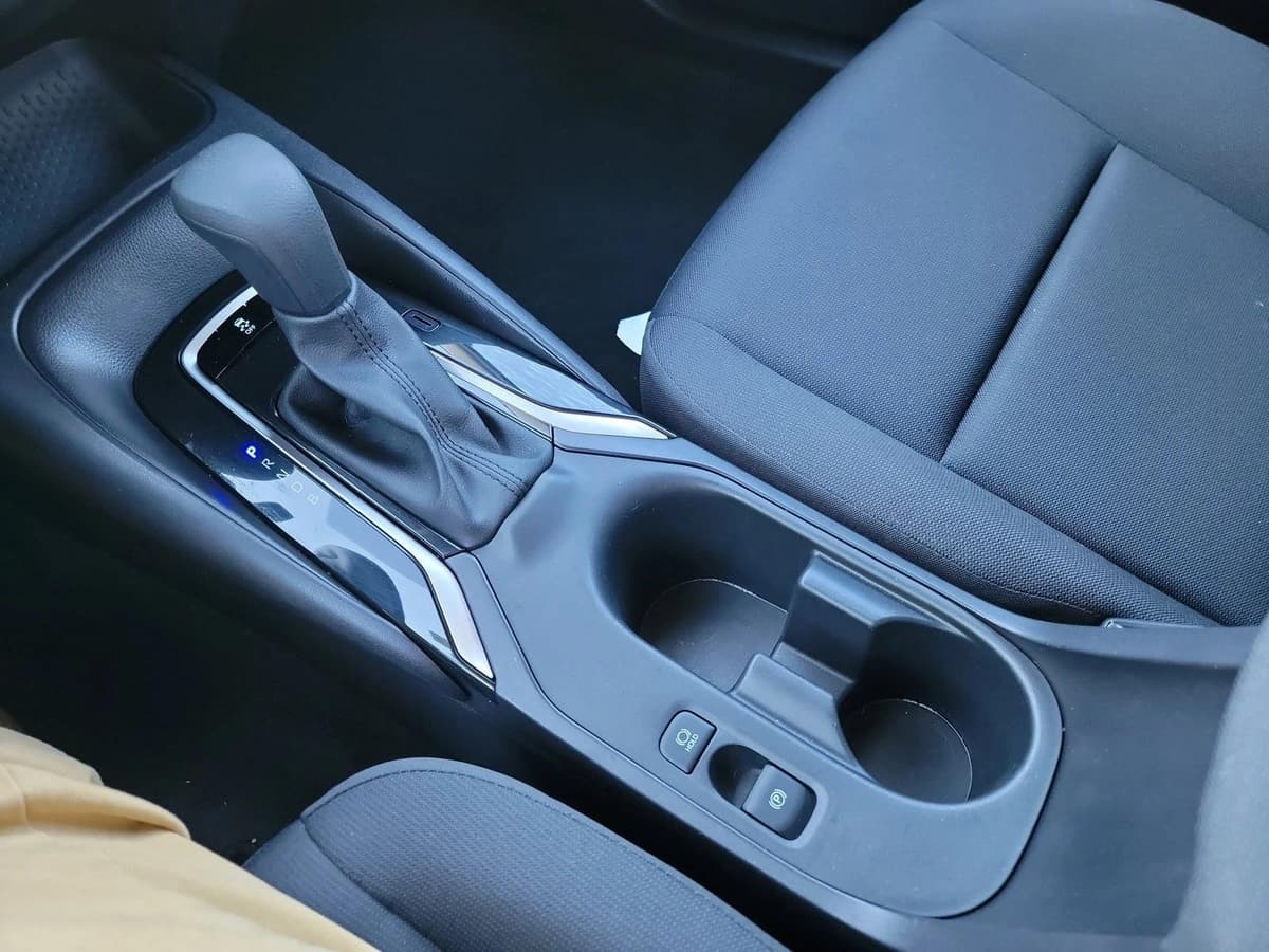 2025 Toyota Corolla - Image 22