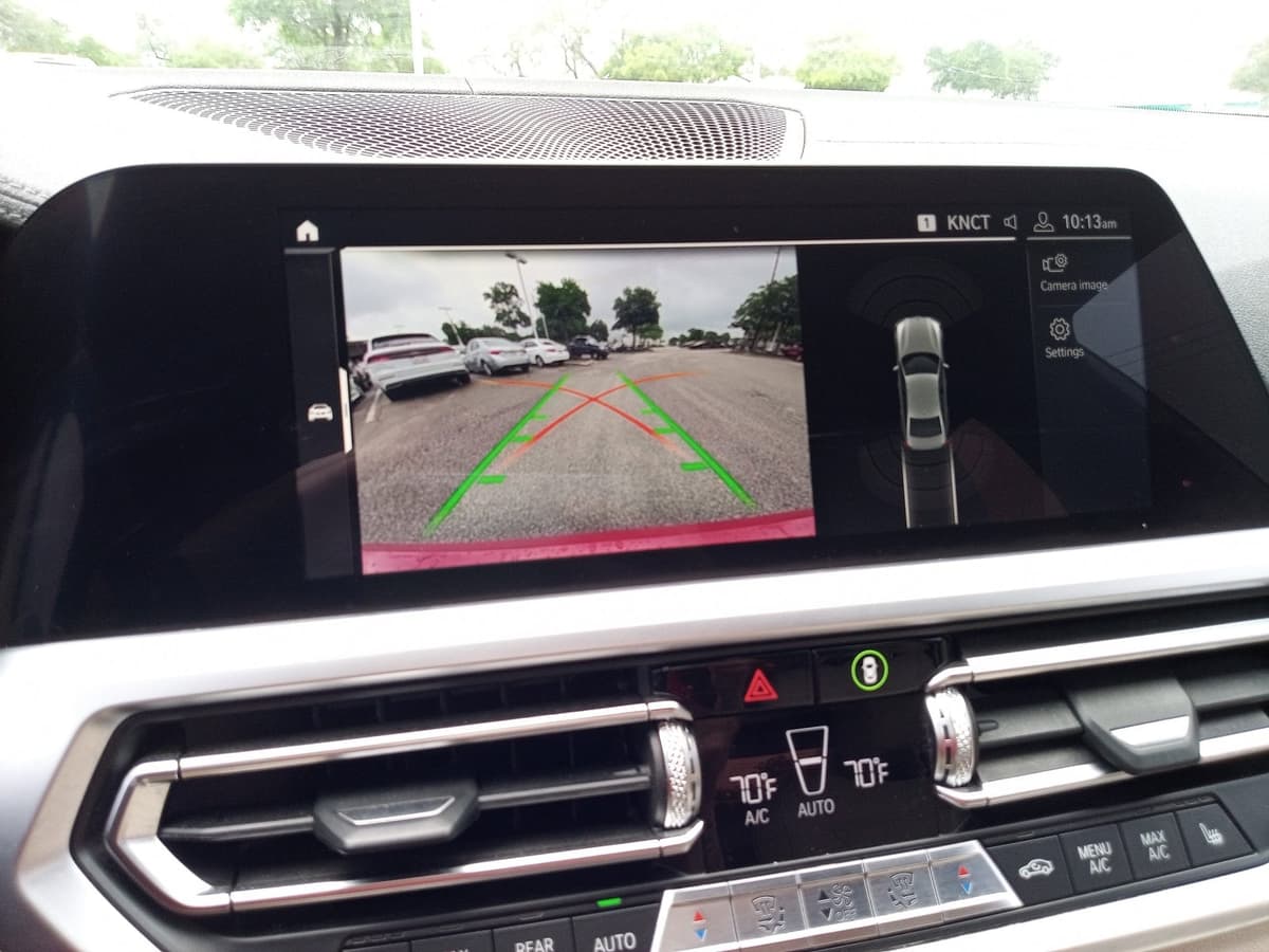 2019 BMW 330i - Image 22