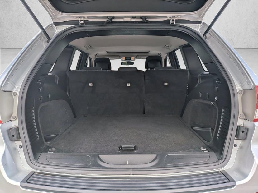 2012 Jeep Grand Cherokee - Image 7