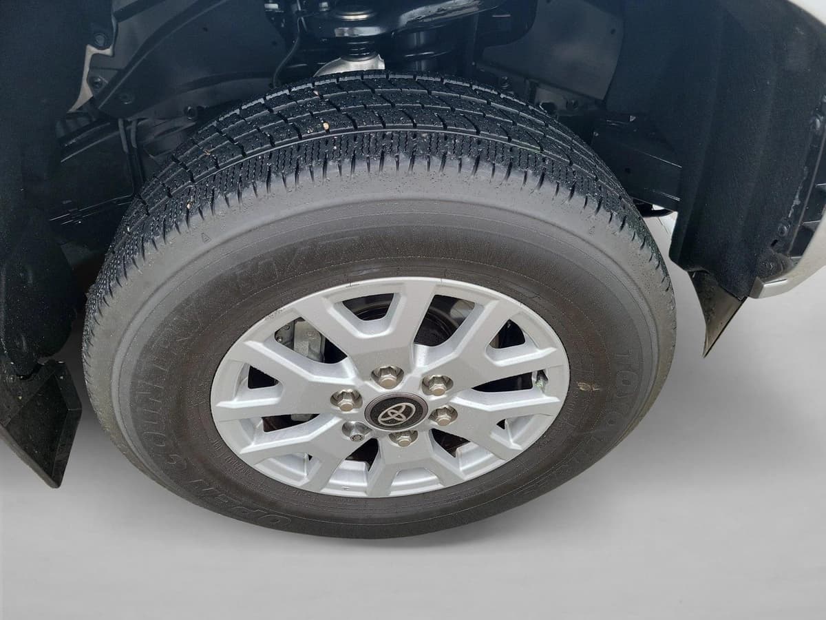 2024 Toyota Tacoma - Image 10