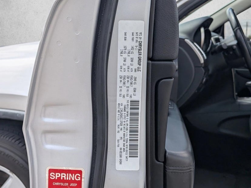 2012 Jeep Grand Cherokee - Image 25