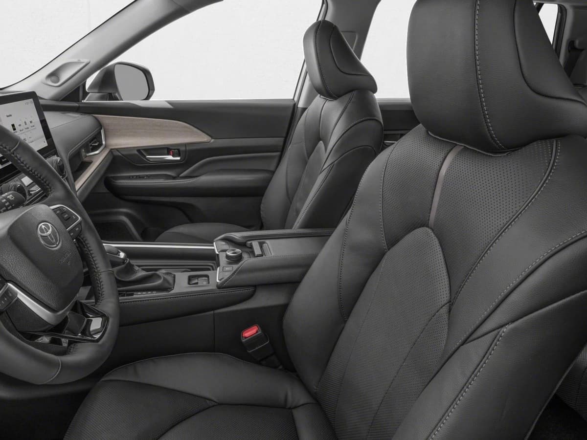 2026 Toyota Grand Highlander - Image 6