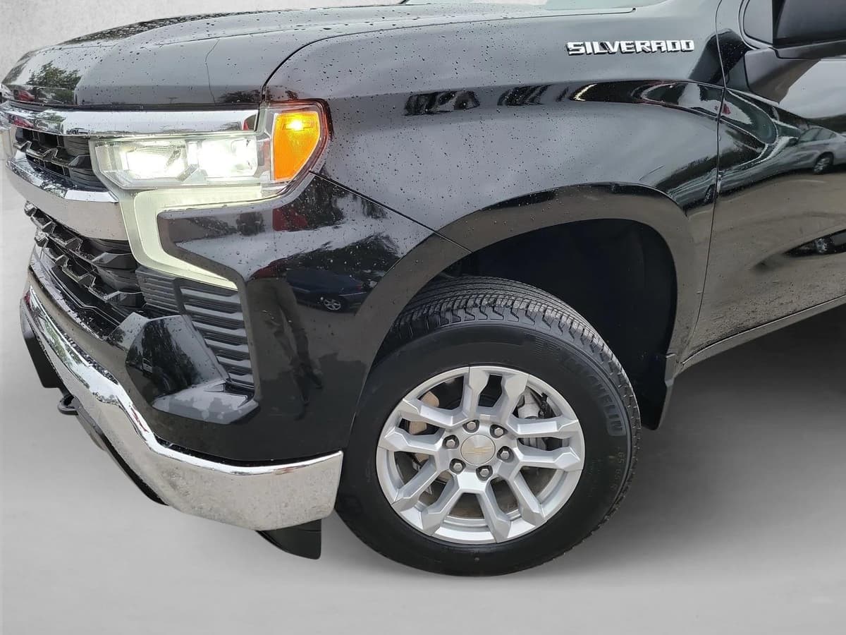 2023 Chevrolet Silverado 1500 - Image 2