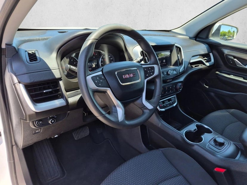 2024 GMC Terrain - Image 10