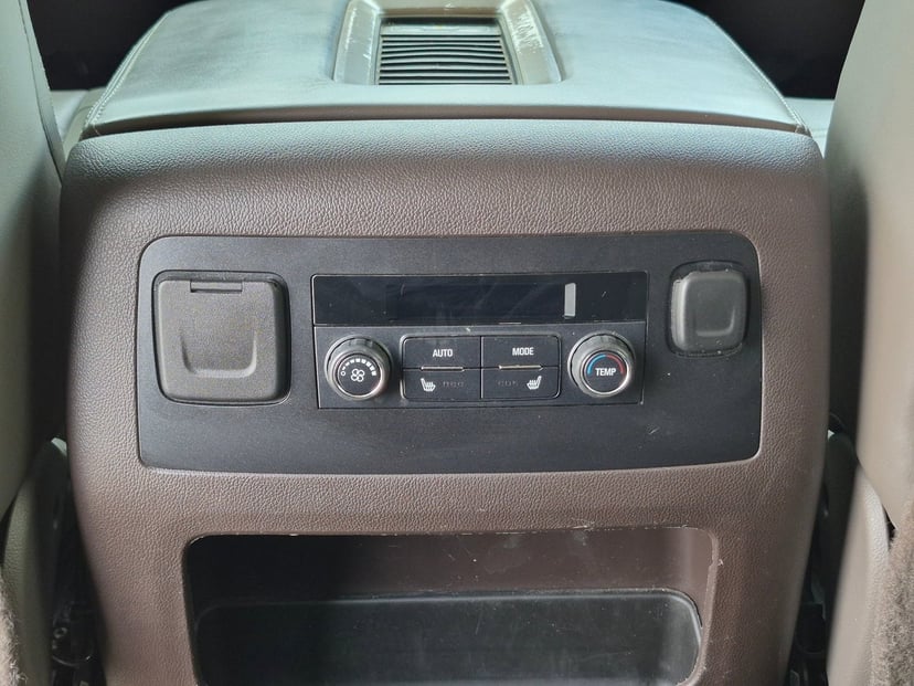 2016 GMC Yukon - Image 17