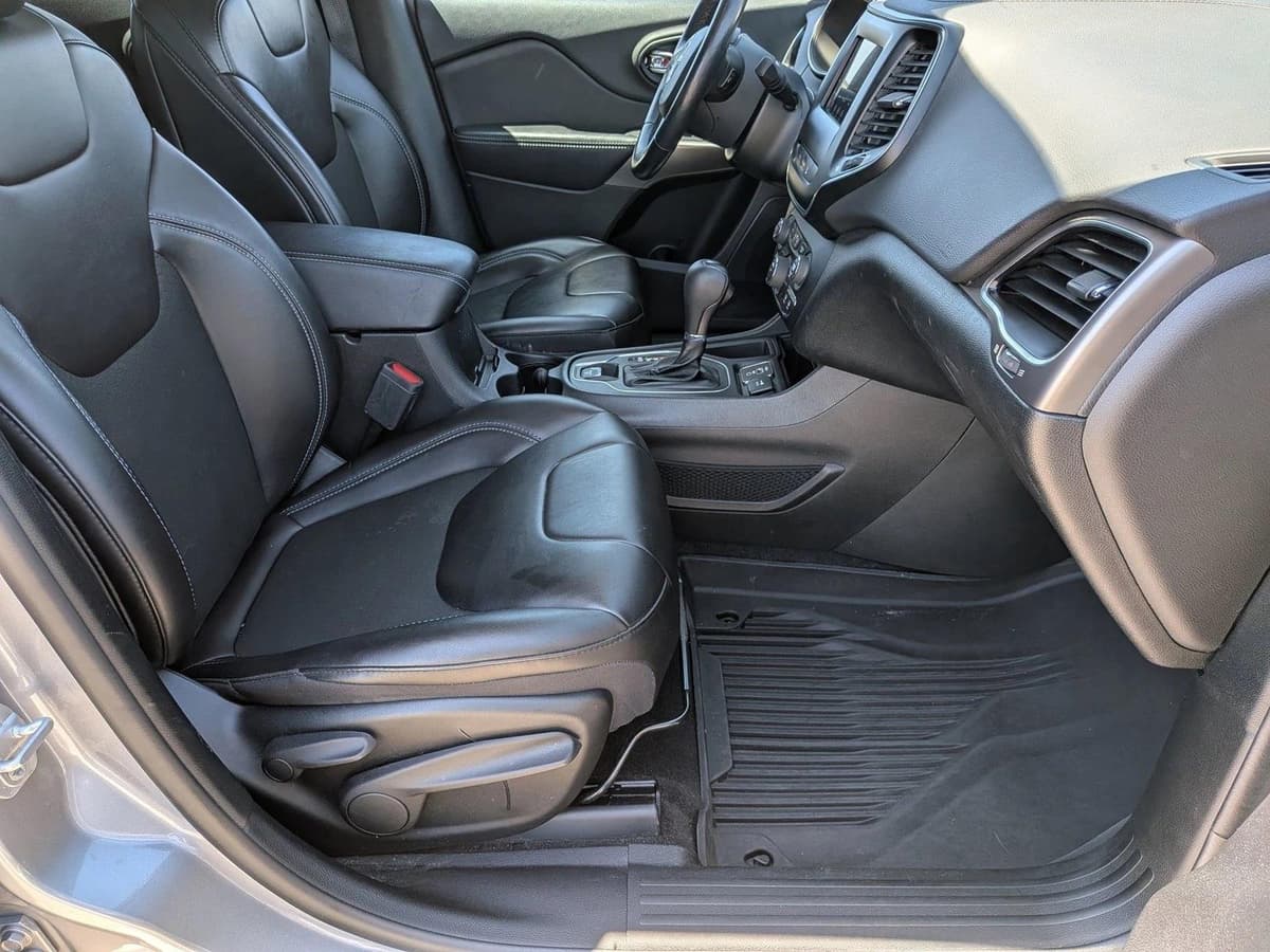 2021 Jeep Cherokee - Image 21