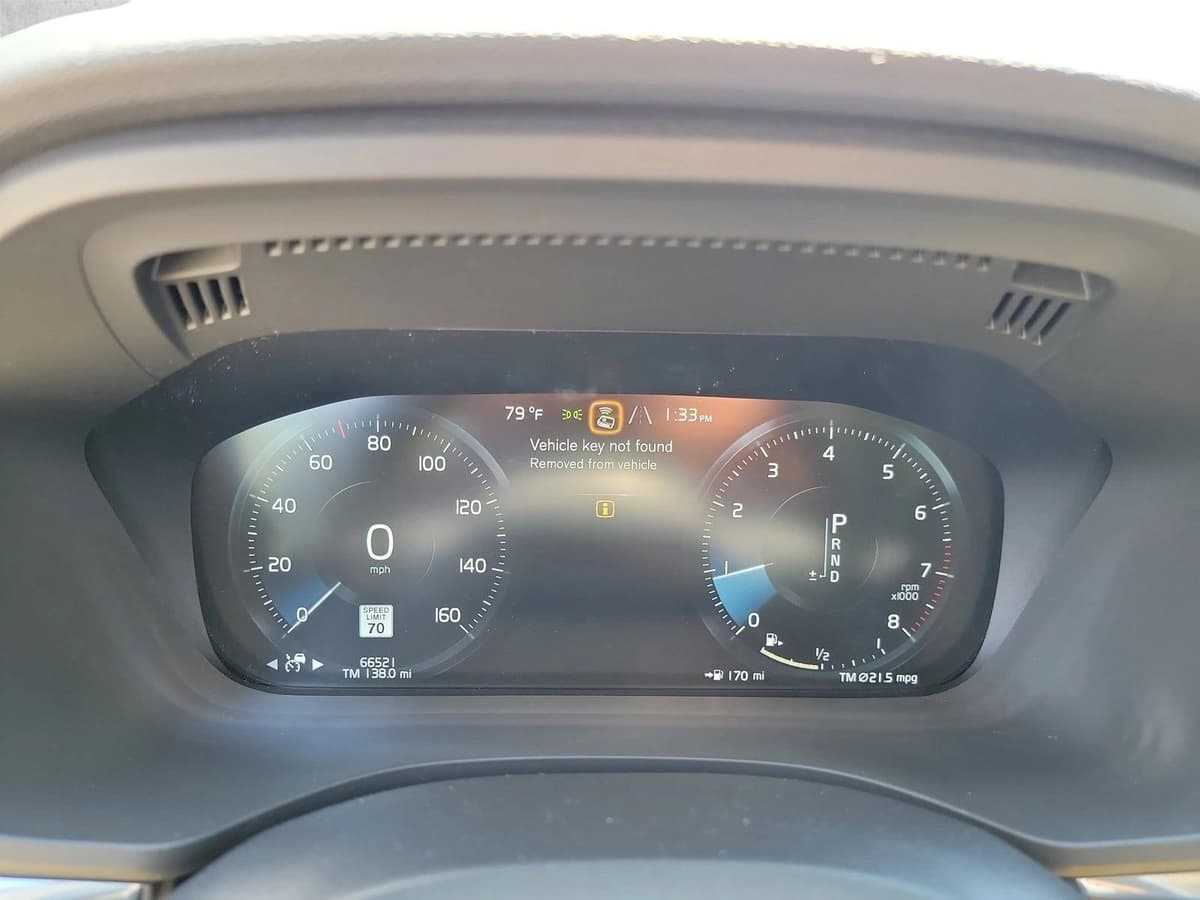 2021 Volvo XC60 - Image 19