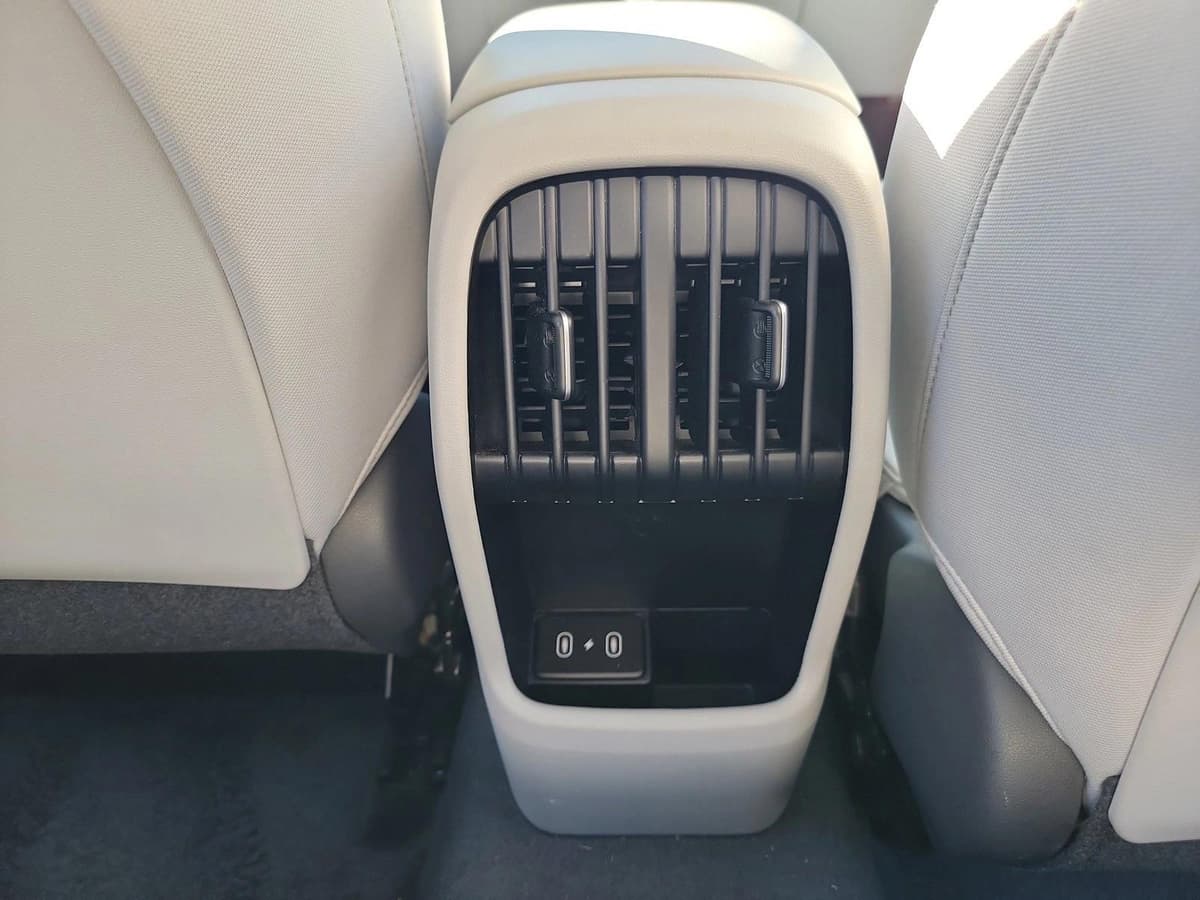 2025 Hyundai Kona - Image 17