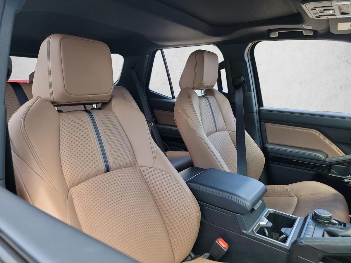 2025 Toyota 4Runner - Image 15