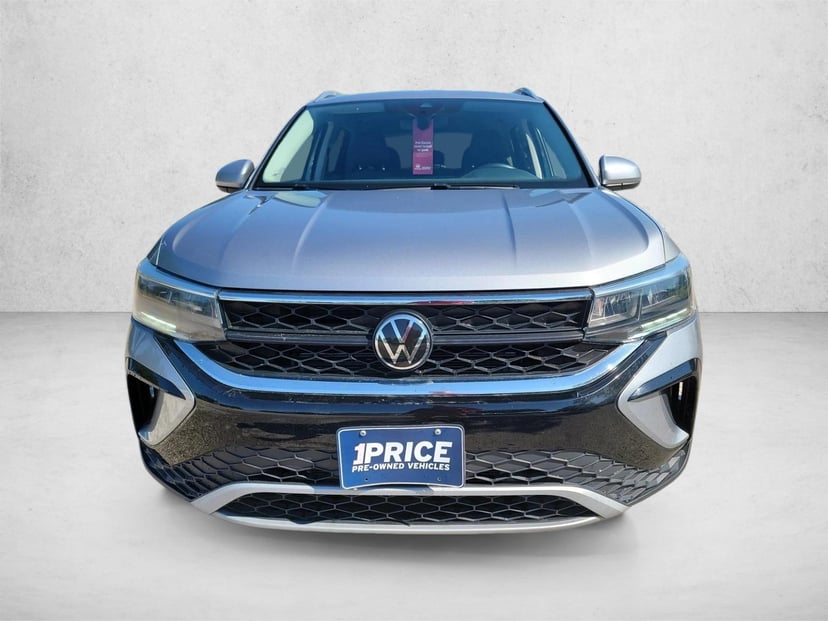 2024 Volkswagen Taos - Image 2