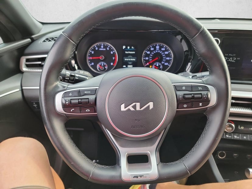 2023 Kia K5 - Image 18