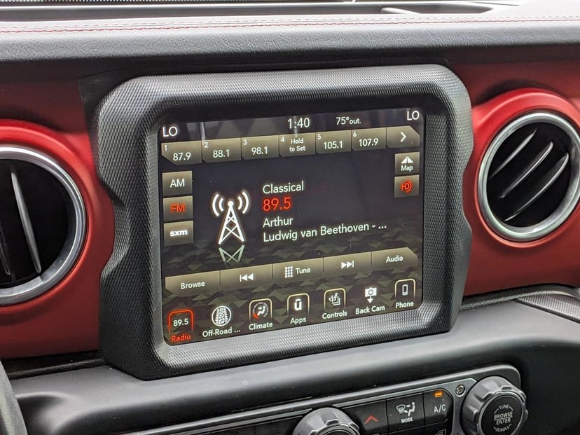 2019 Jeep Wrangler - Image 12