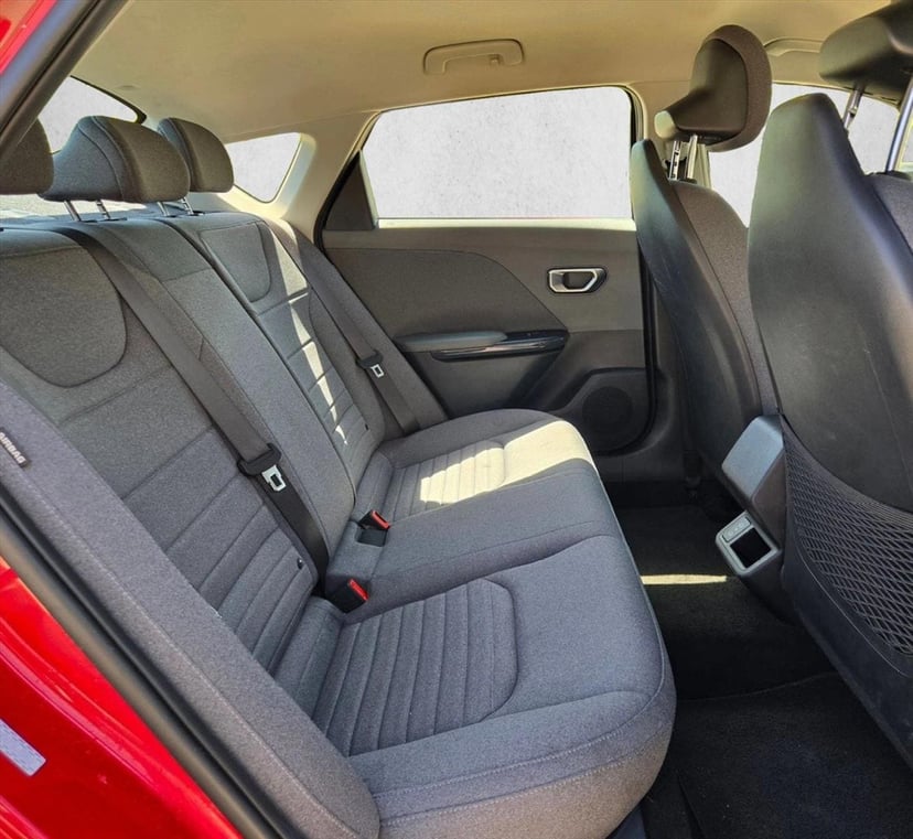 2025 Kia K4 - Image 17