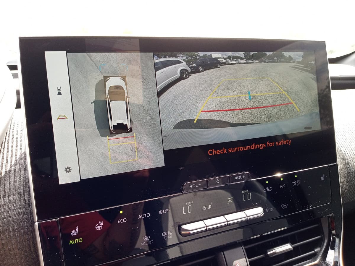 2025 Subaru Solterra - Image 23