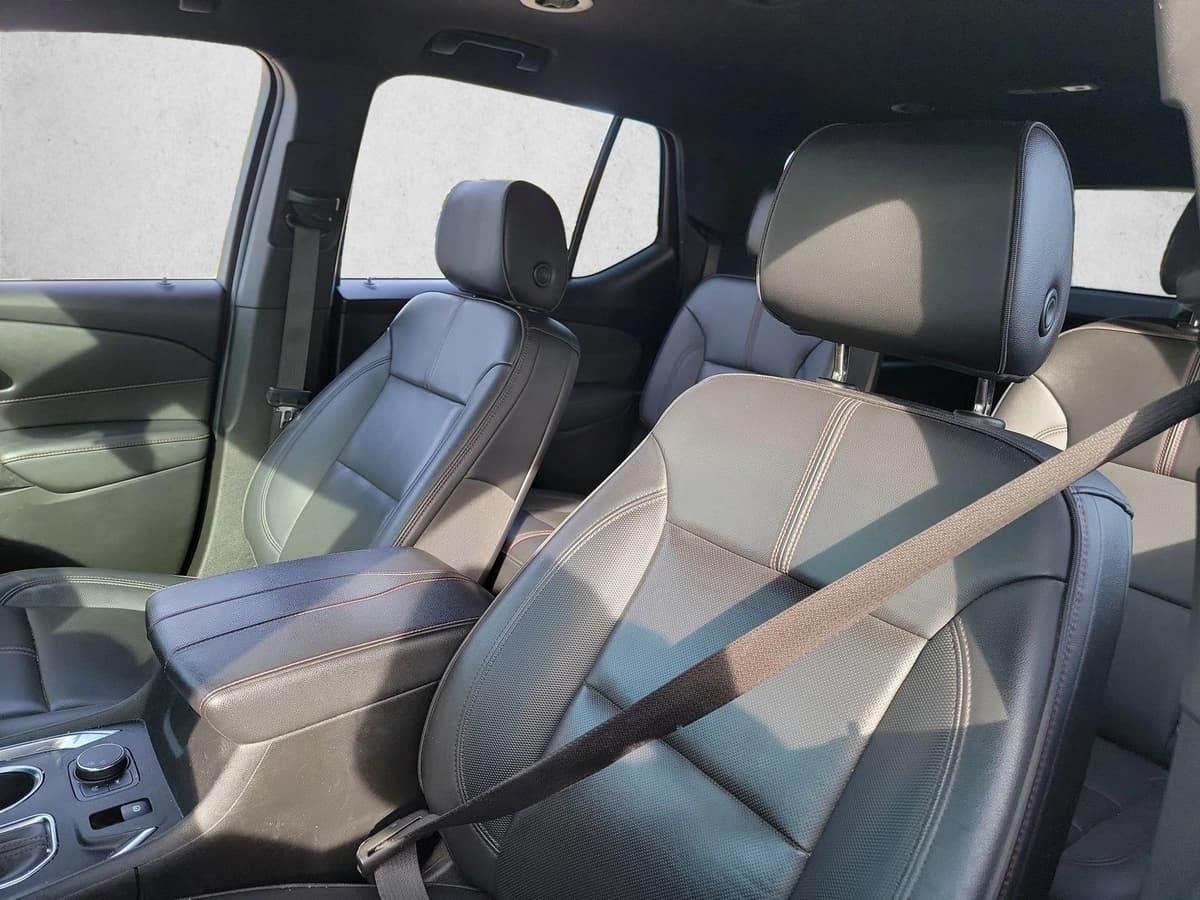 2022 Chevrolet Traverse - Image 13