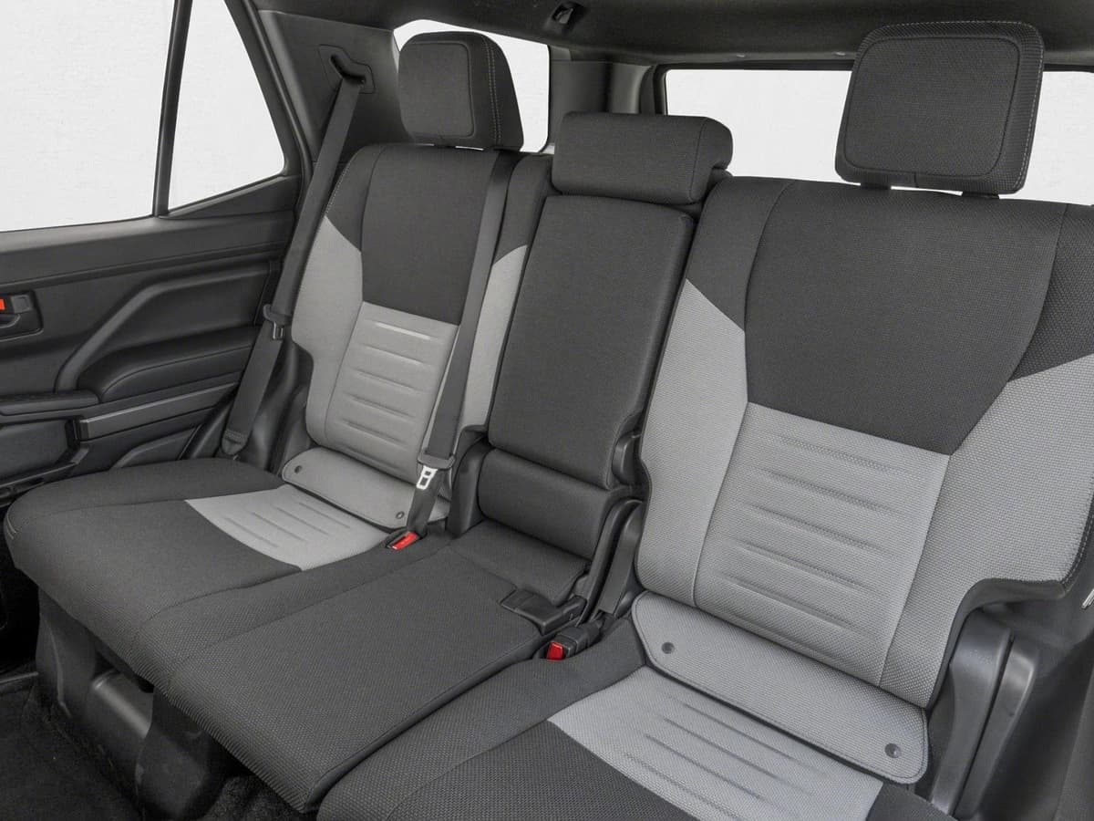 2026 Toyota 4Runner - Image 9