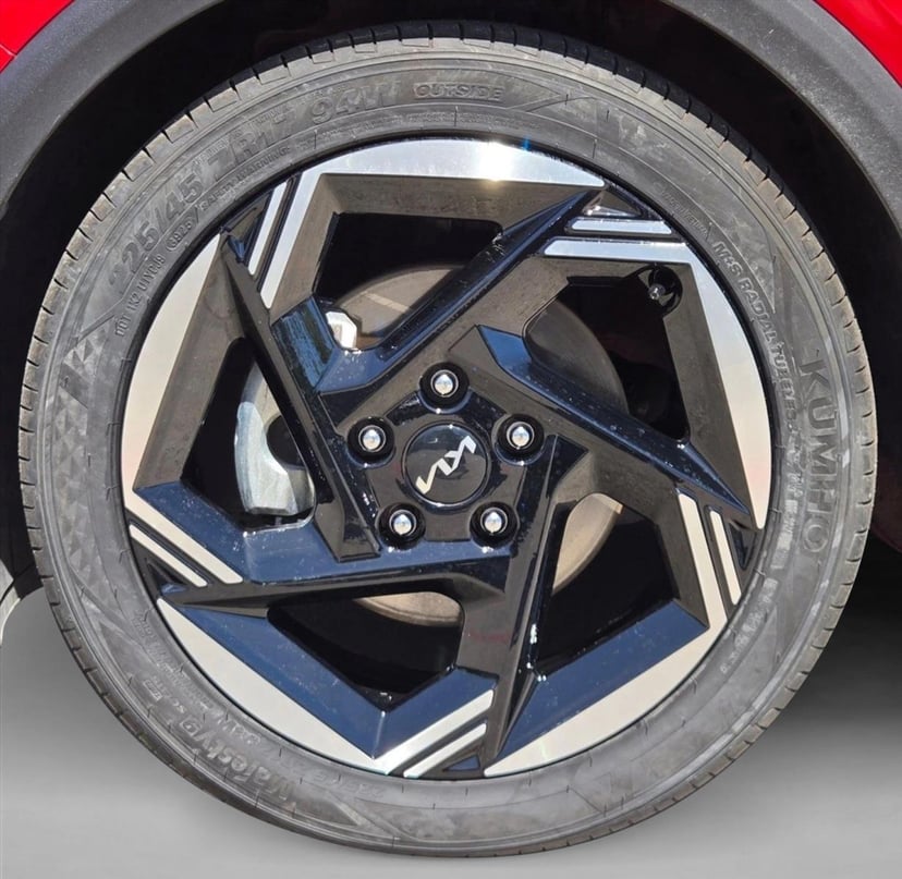 2025 Kia K4 - Image 21
