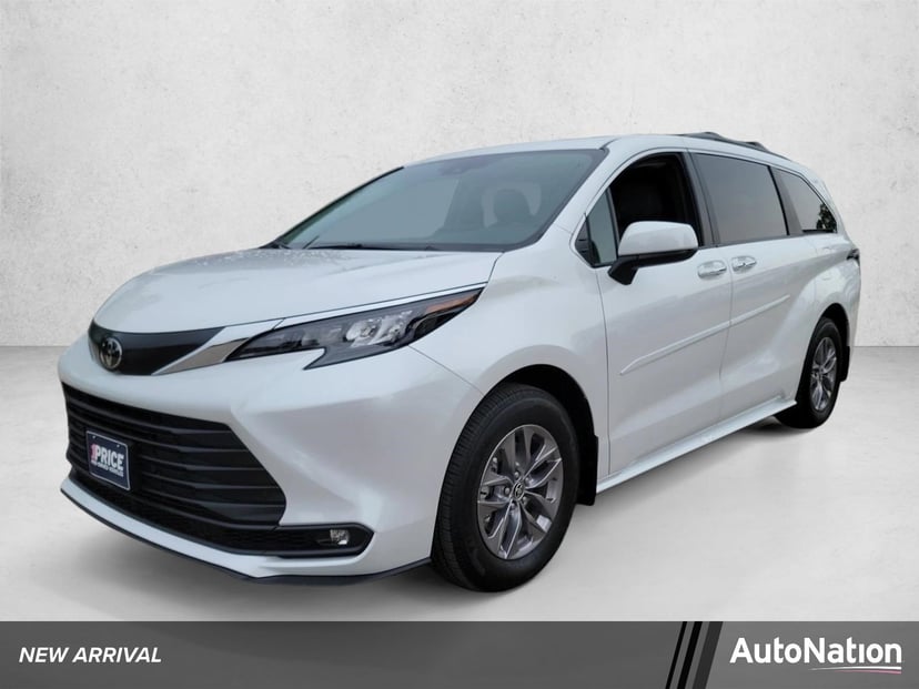 2026 Toyota Sienna - Image 2