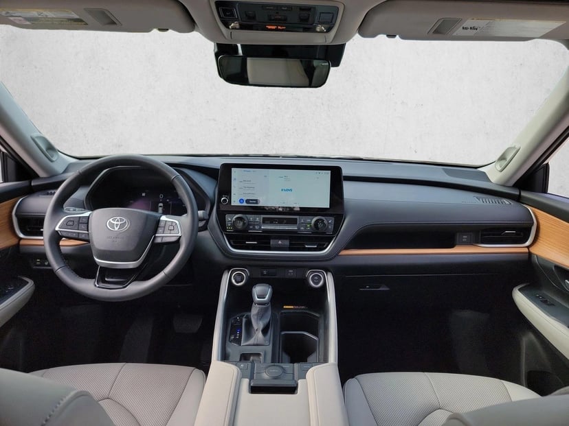 2025 Toyota Grand Highlander - Image 19