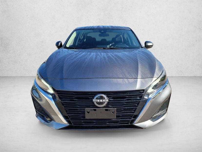 2024 Nissan Altima - Image 2