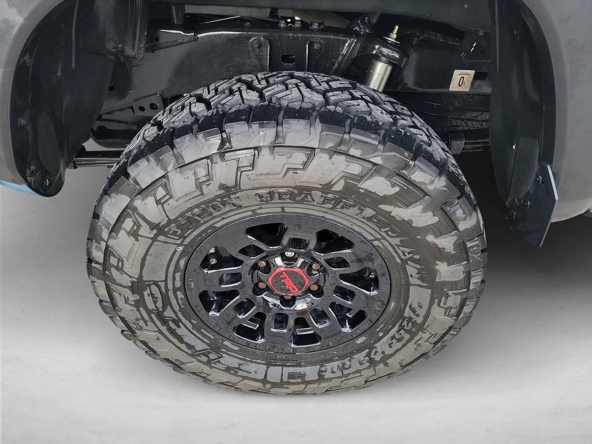 2019 Toyota Tacoma - Image 12