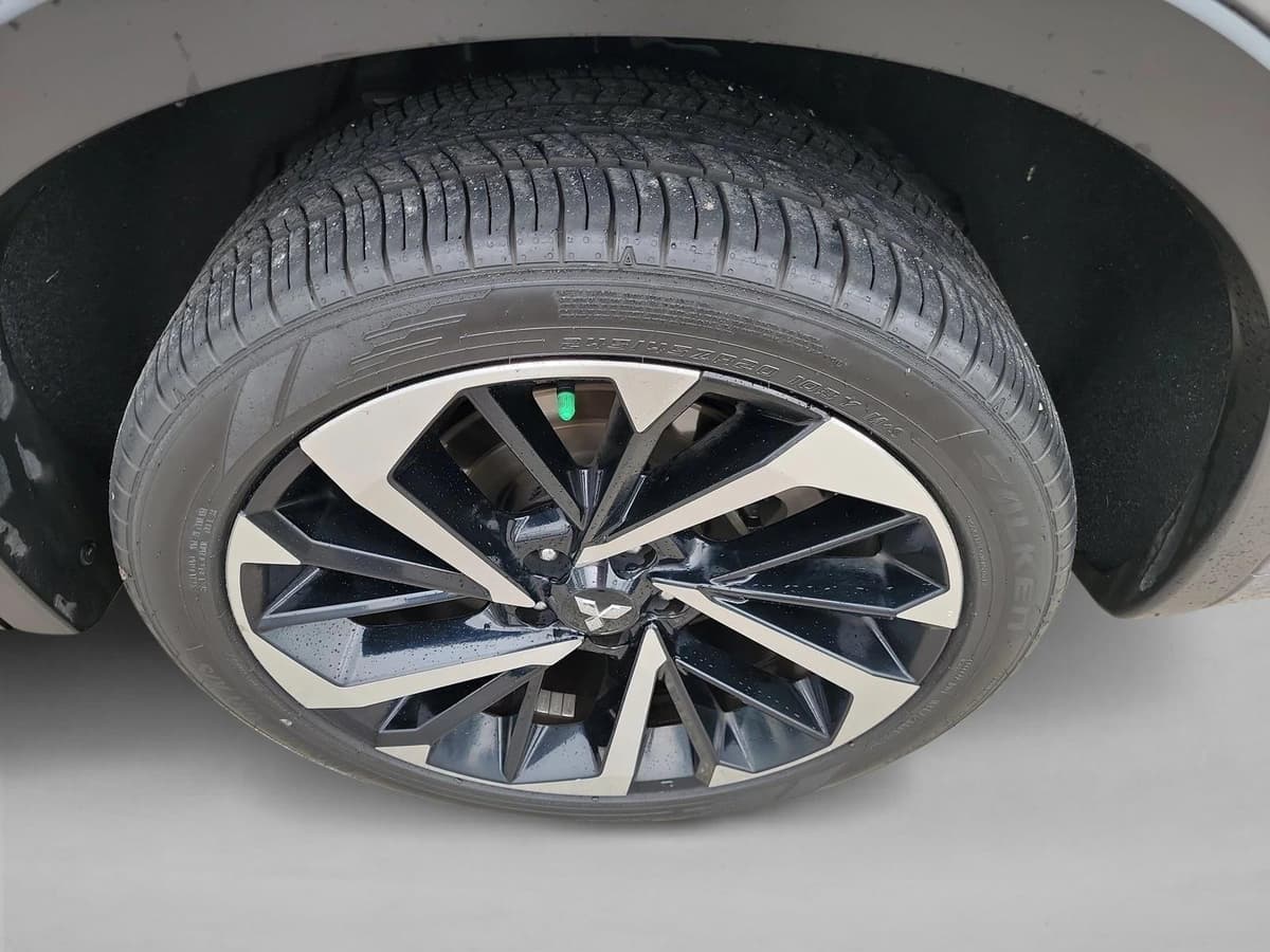 2024 Mitsubishi Outlander - Image 11