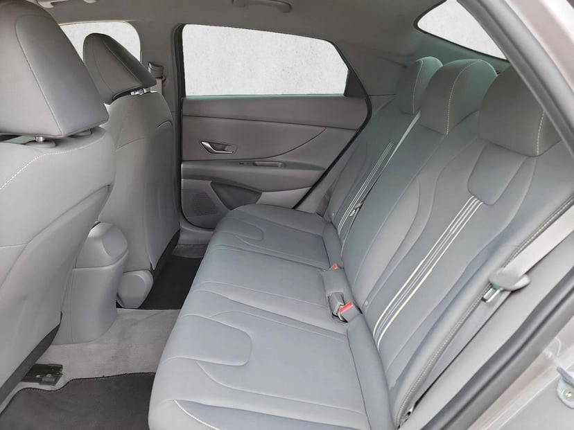 2023 Hyundai Elantra - Image 14