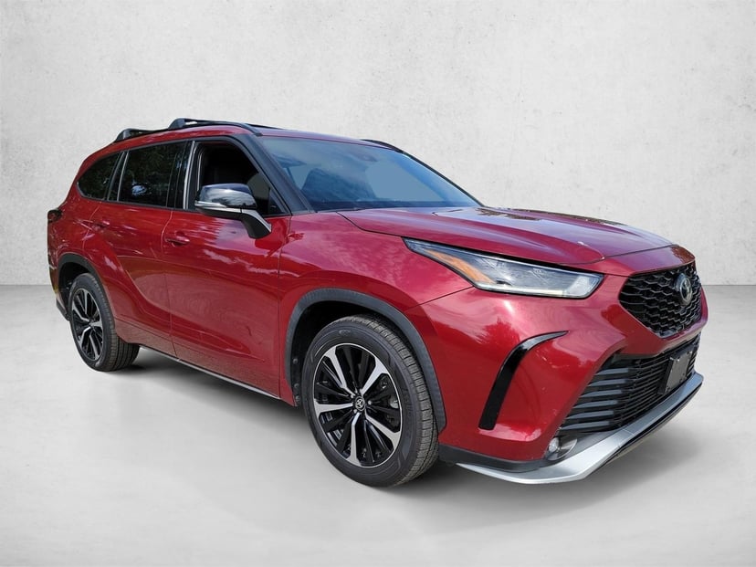 2021 Toyota Highlander - Image 2