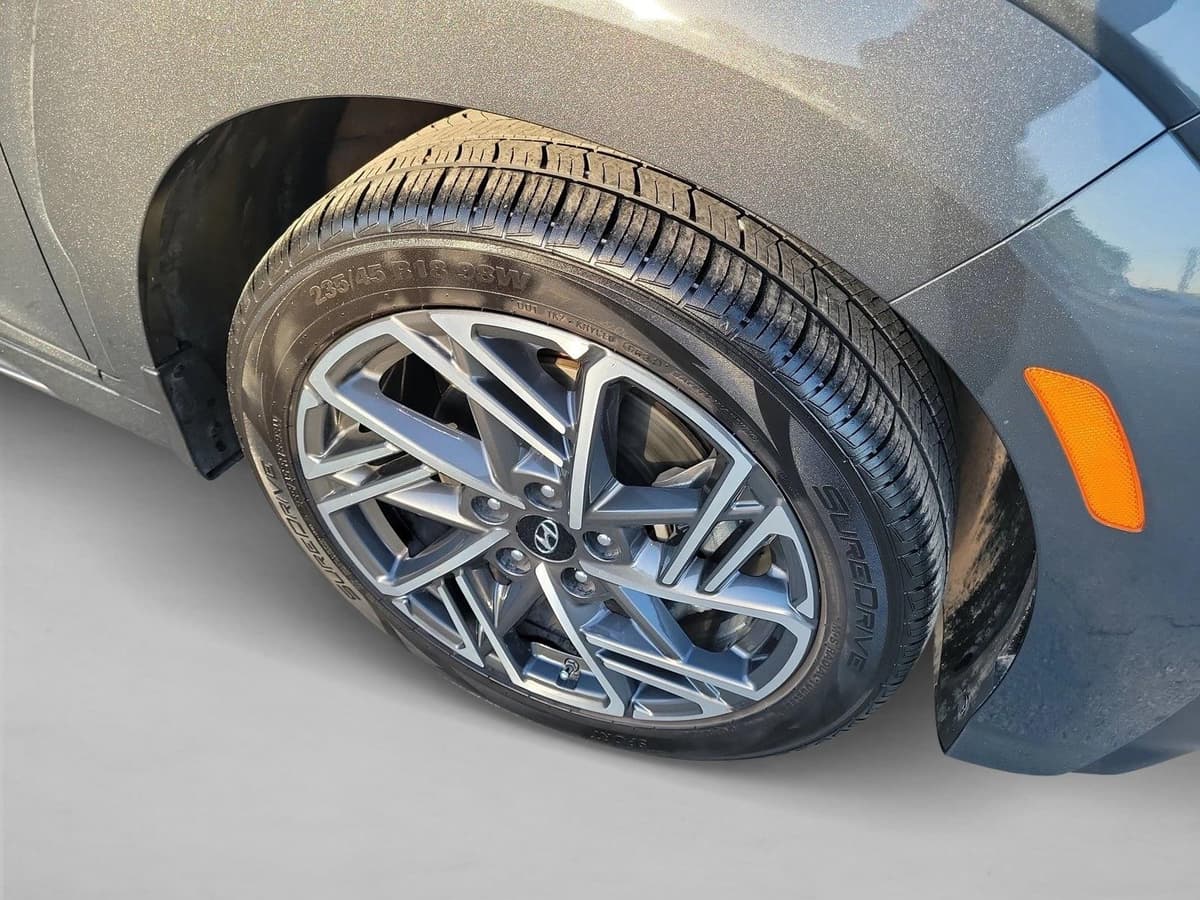 2023 Hyundai Kona - Image 12