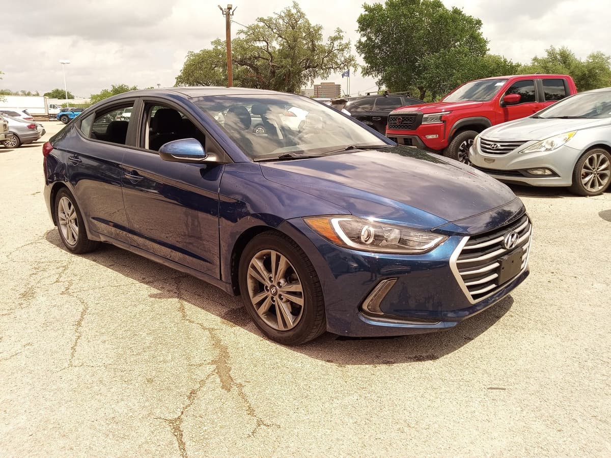 2017 Hyundai Elantra - Image 3