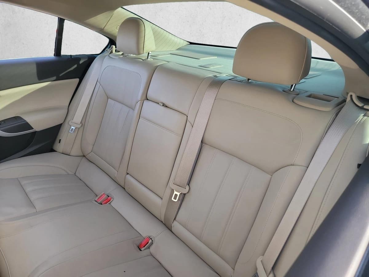 2016 Buick Regal - Image 14